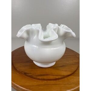 Vintage Fenton Doubled Ruffled Edge Swirled Milk Glass Vase‎ 3.5"